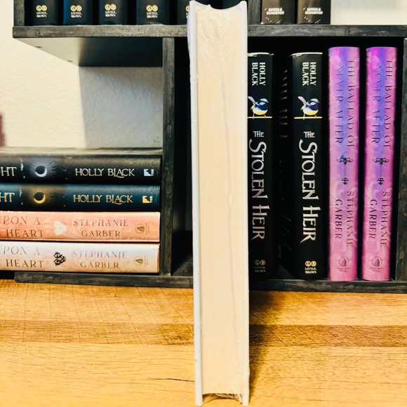 Owlcrate Exclusive Signed Edition Once Upon A Broken Heart by Stephanie Garber - Picture 3 of 7